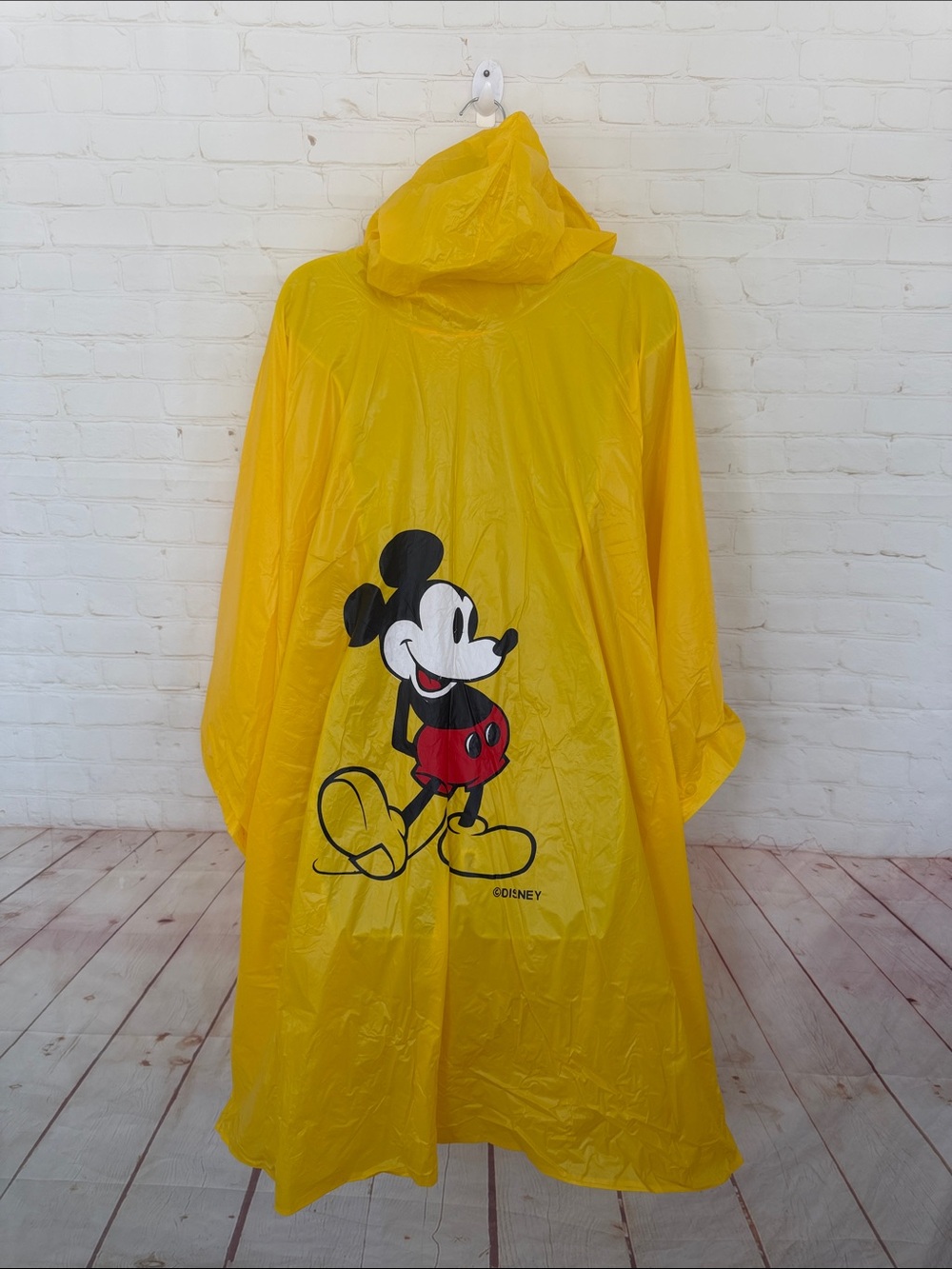 VINTAGE DISNEY MICKEY MOUSE HOODIE PONCHO SIZE LARGE YELLOW 100% PVC